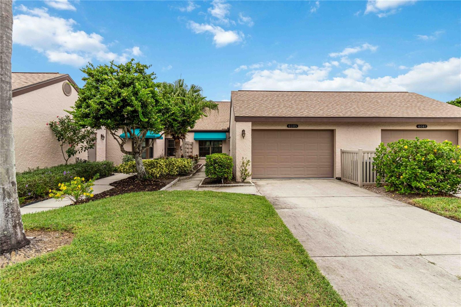 6085 Clubside Dr photo 1