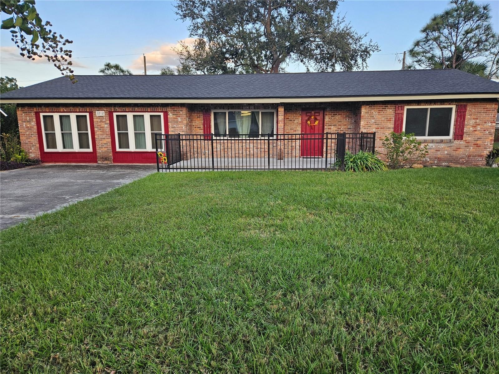 1212 Blake Ave photo 1