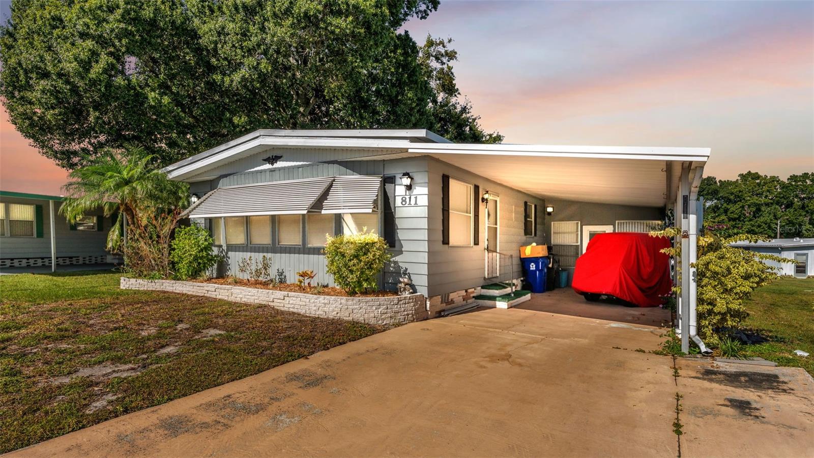 811 Elizabeth Ln photo 1