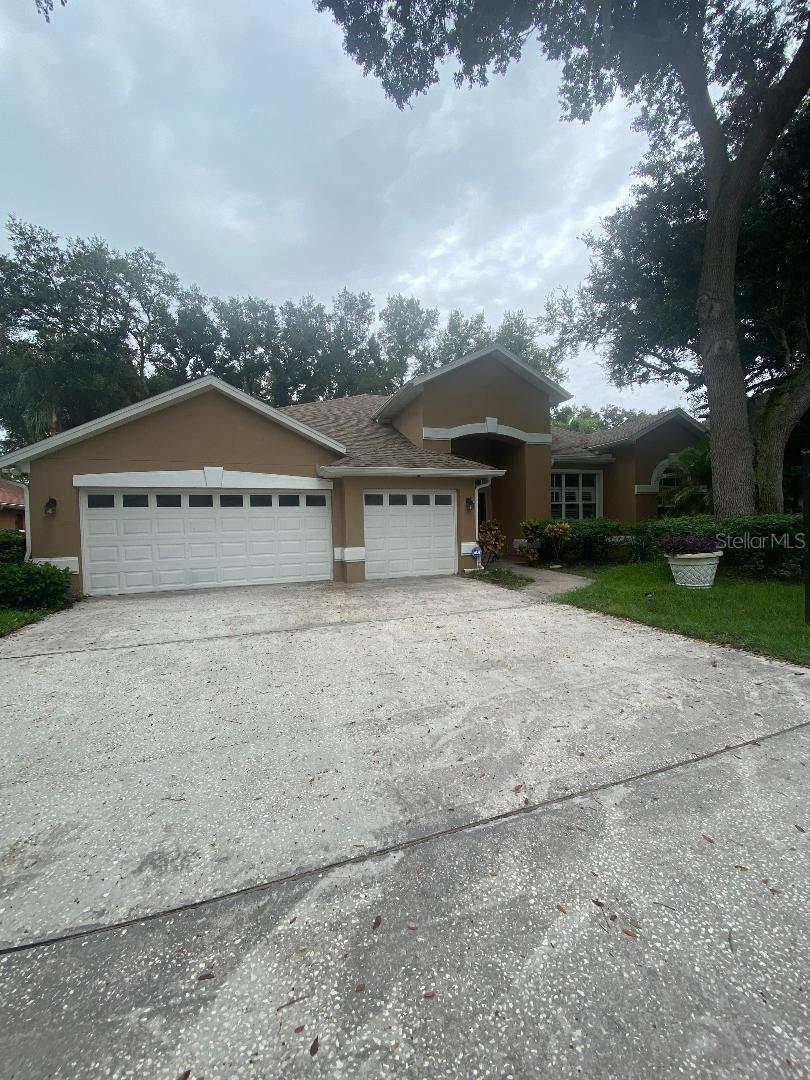 2243 Eagle Bluff Dr photo 1