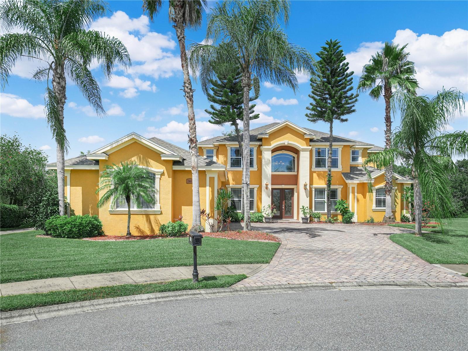 565 Whisper Woods Dr photo 1