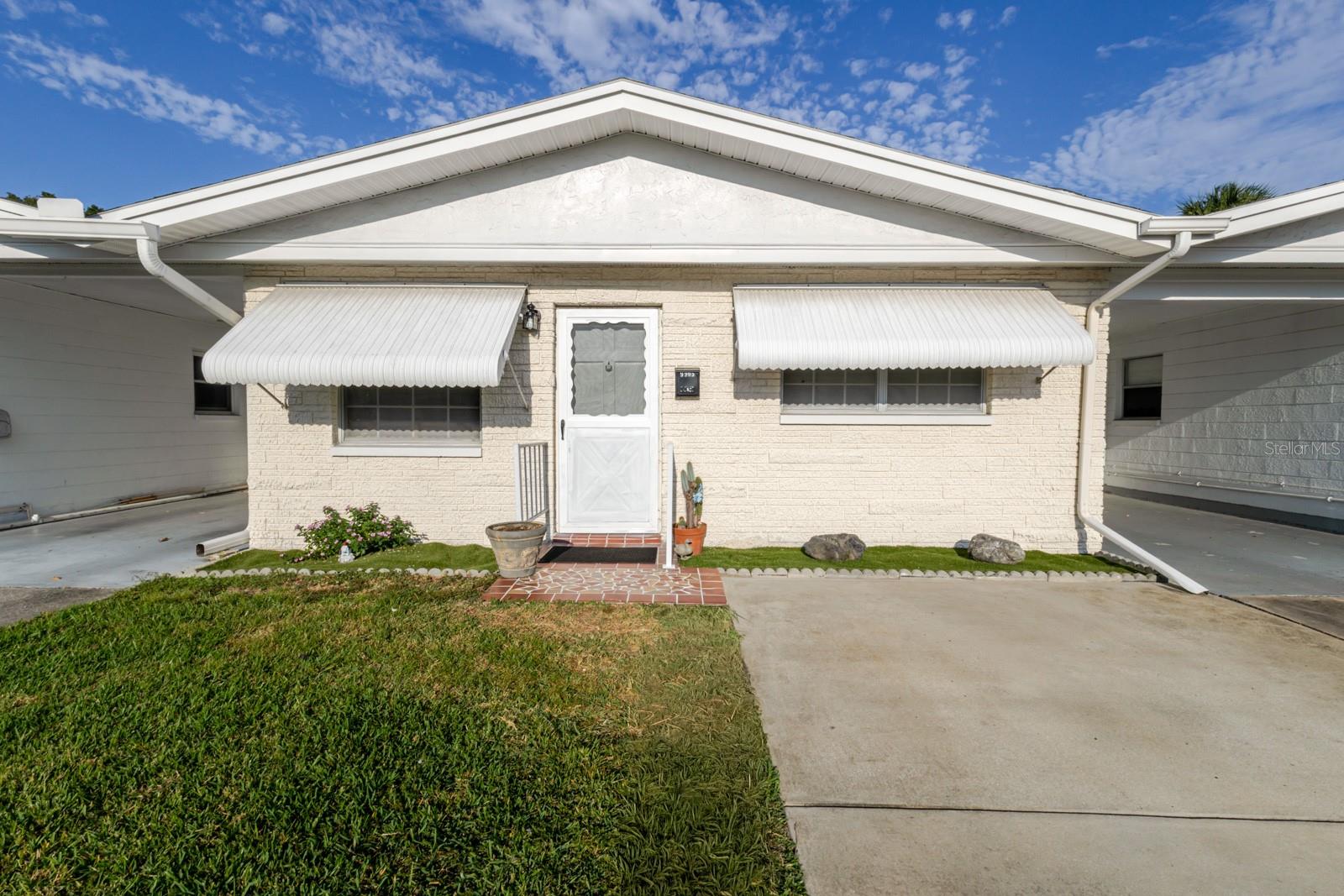 9905 Dahlia St N #27 photo 1