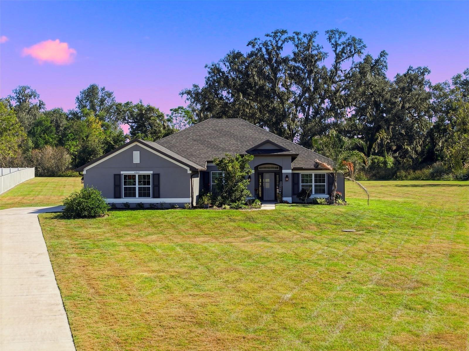 41043 Stanton Hall photo 1