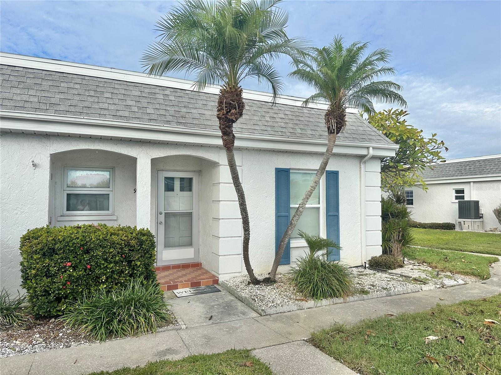 9722 Hernando CT photo 1