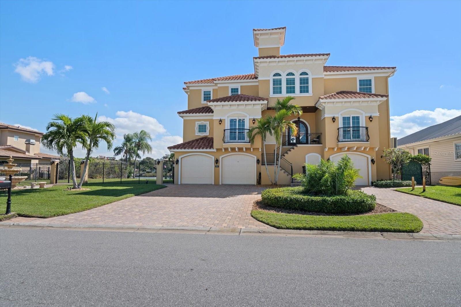 211 Poinciana Ln photo 1