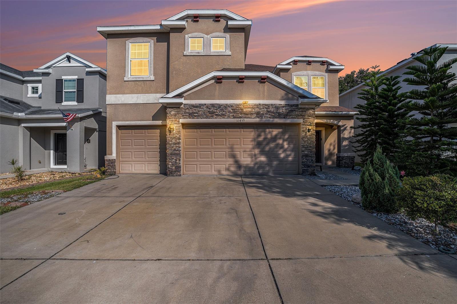 10439 Waterstone Dr photo 1