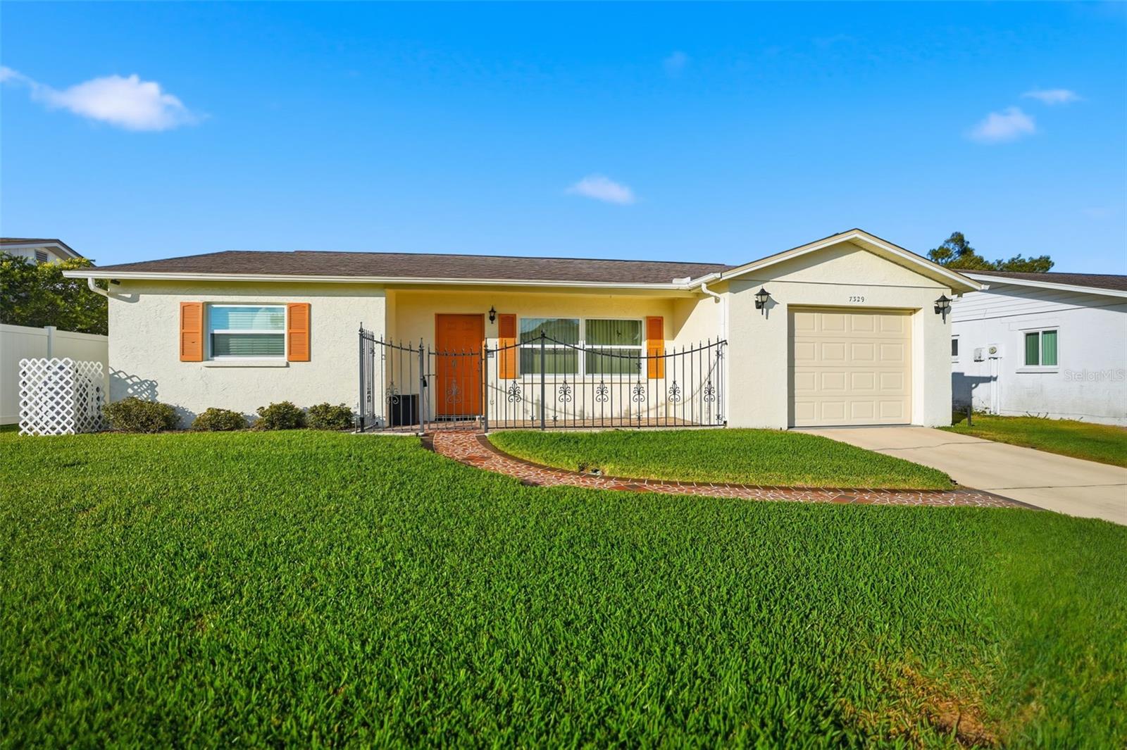7329 Cay Dr photo 1