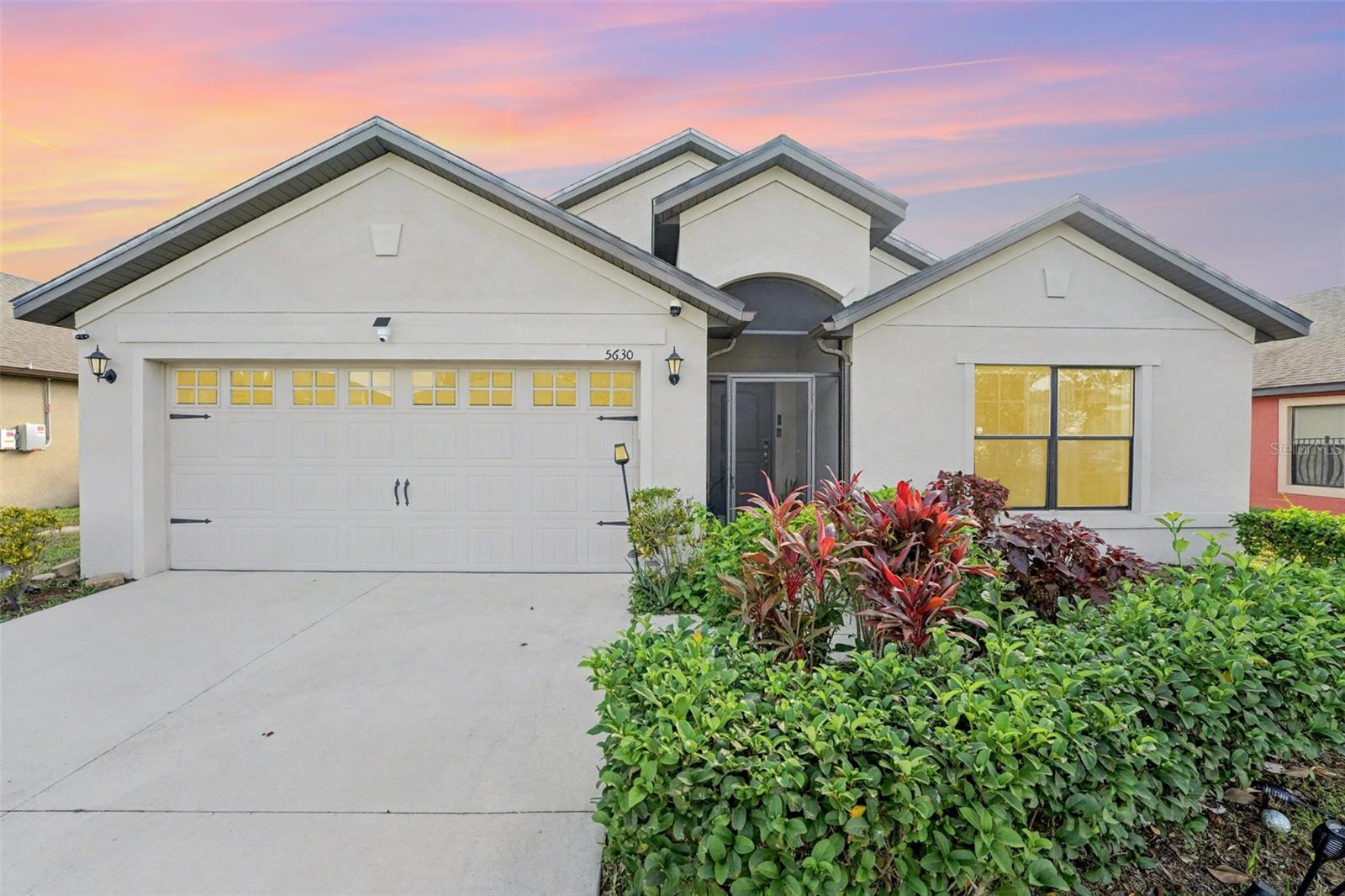 5630 Elsinore Way photo 1