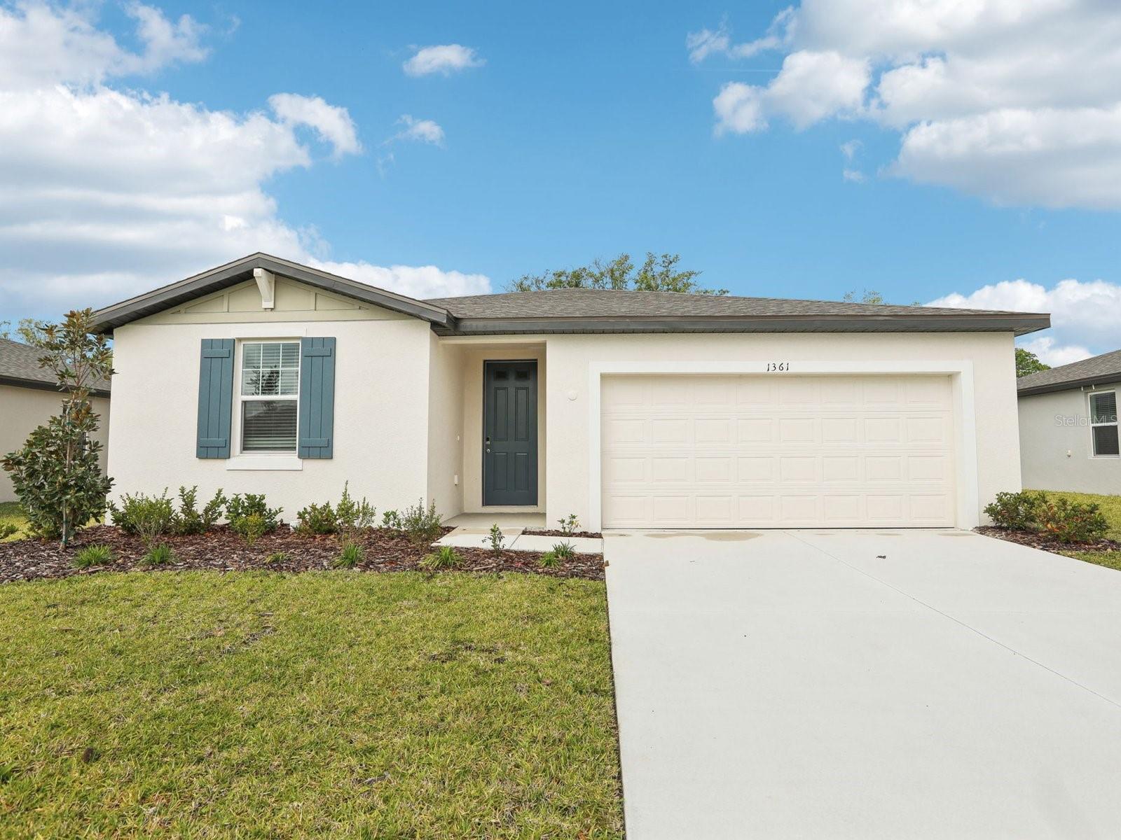 1361 Oak Valley Dr photo 1