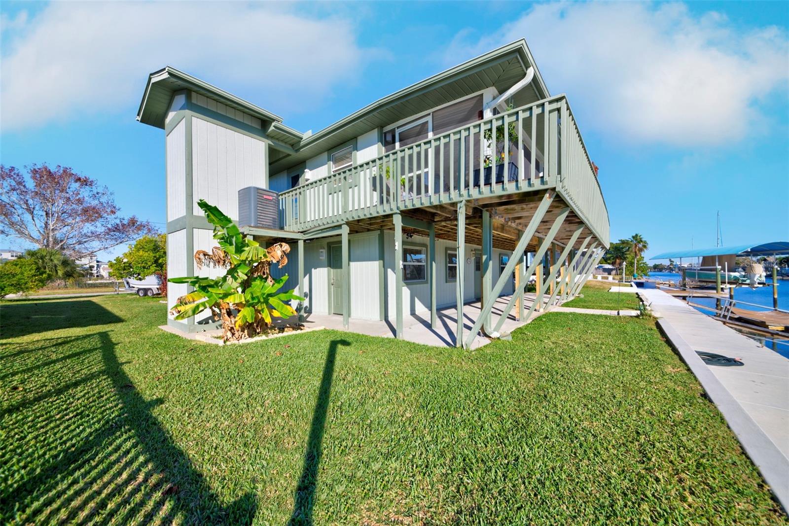 3358 Minnow Creek Dr photo 1
