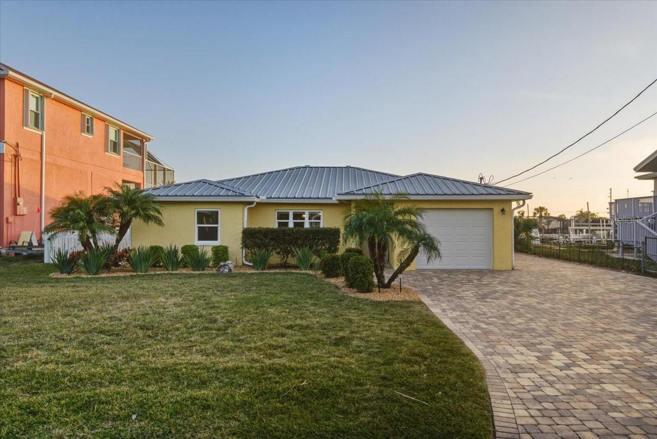3288 Minnow Creek Dr photo 1