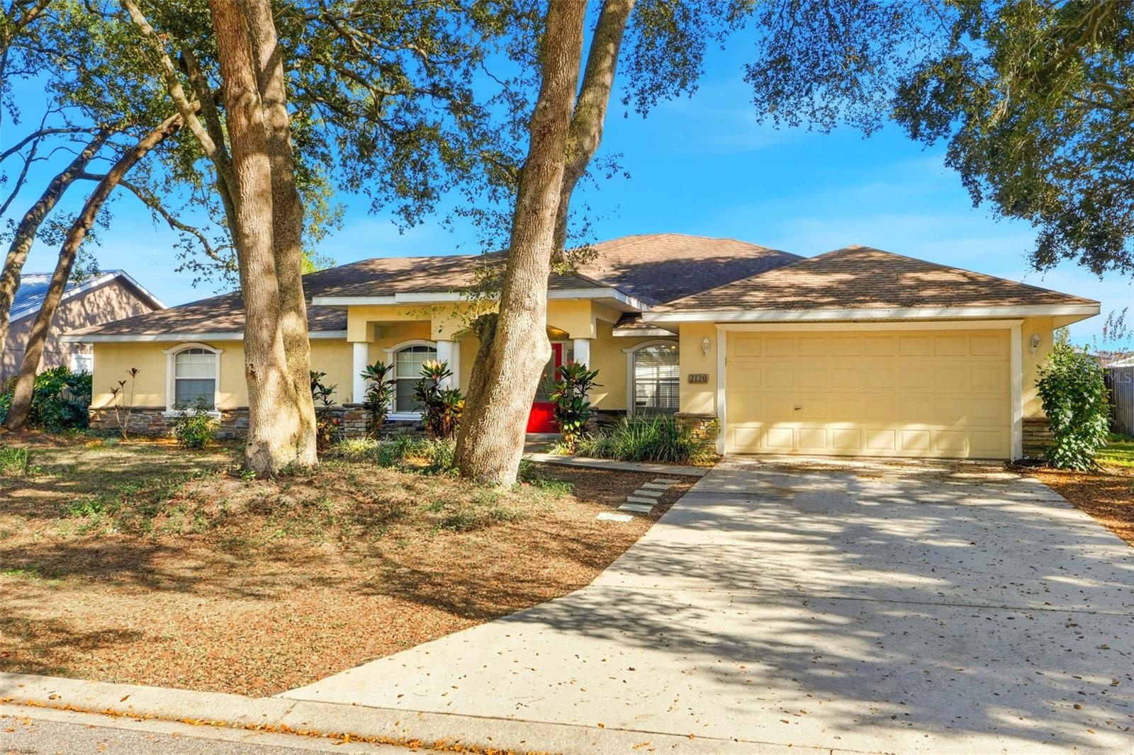 2120 Wildwood Ln photo 1