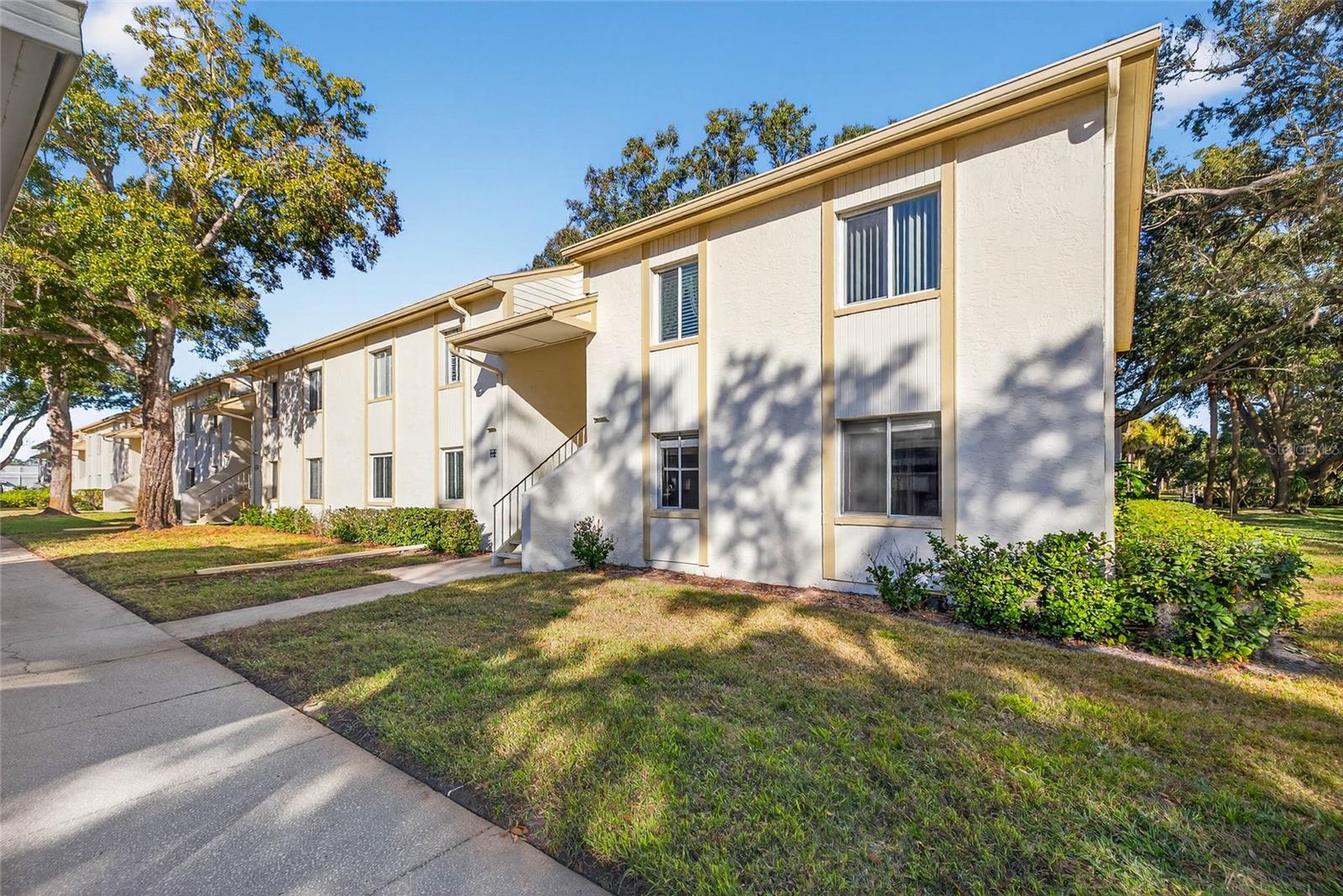 219 Palmetto CT photo 1