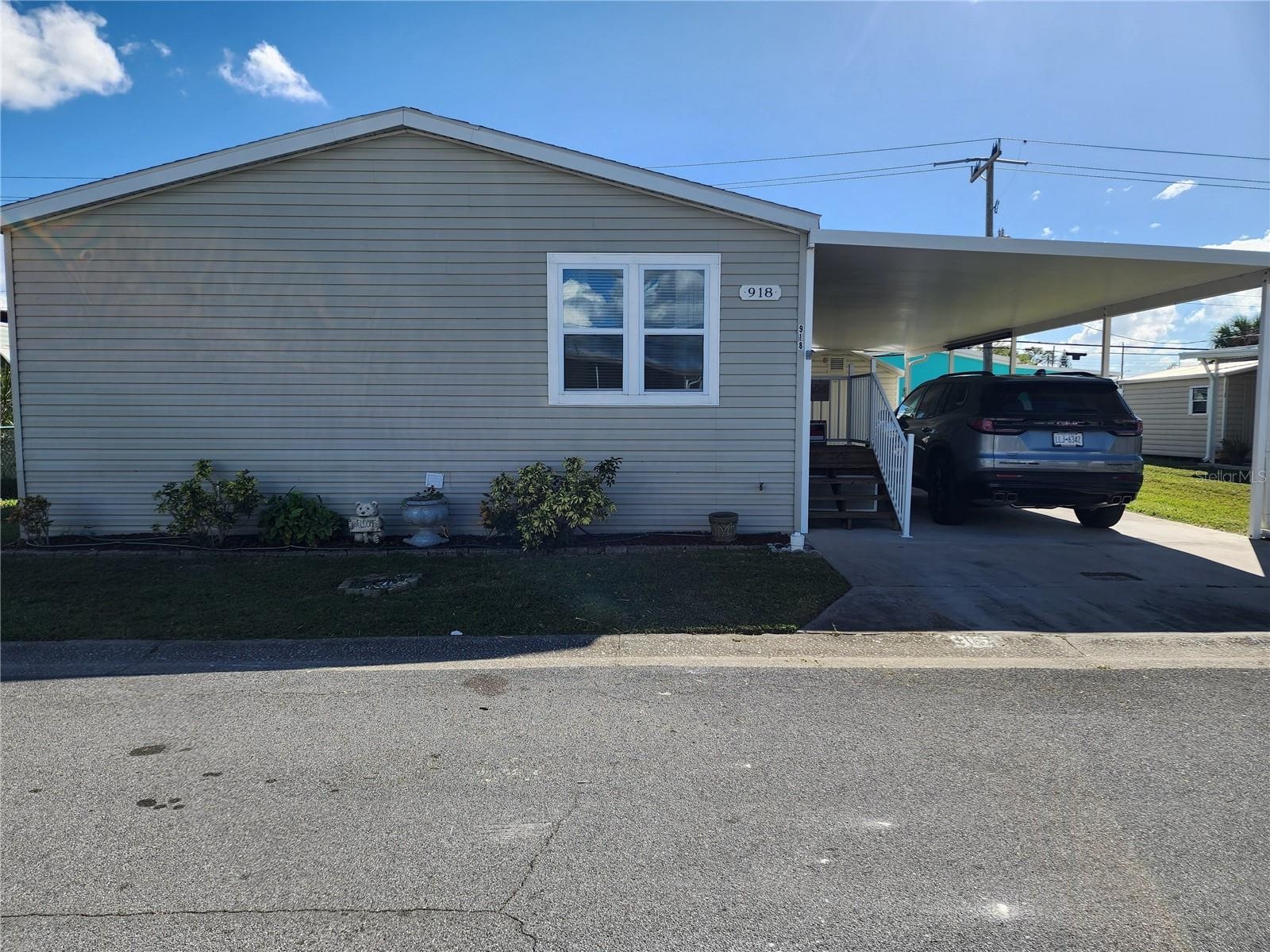 918 50th Ave W photo 1