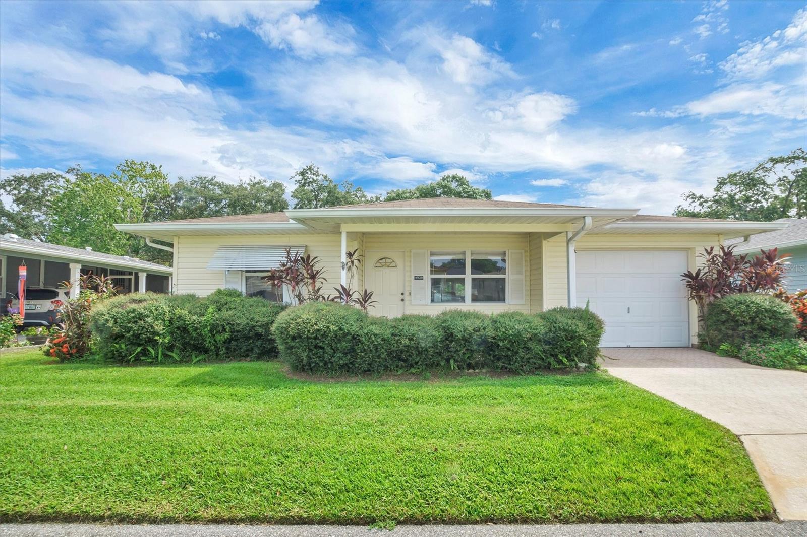 4938 Colonnades Cir E photo 1