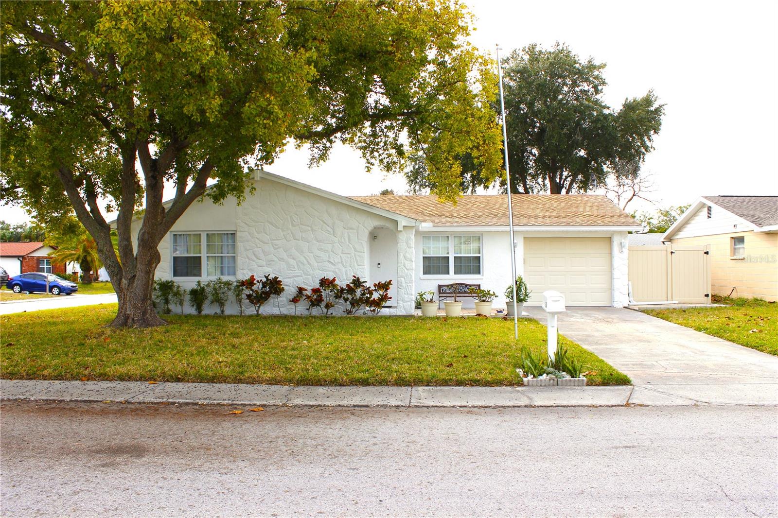6314 Seabreeze Dr photo 1