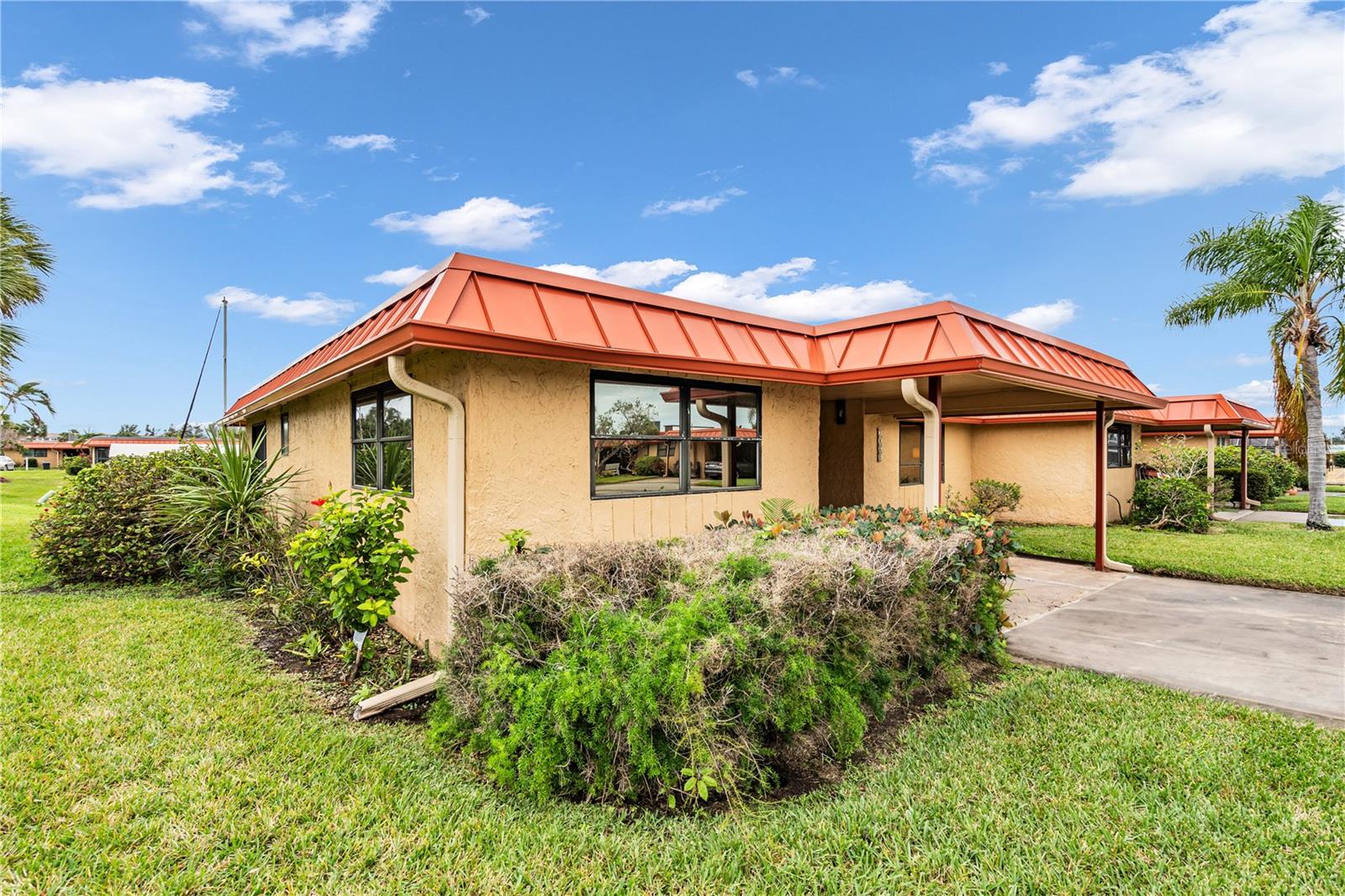 3866 Catalina Dr photo 1