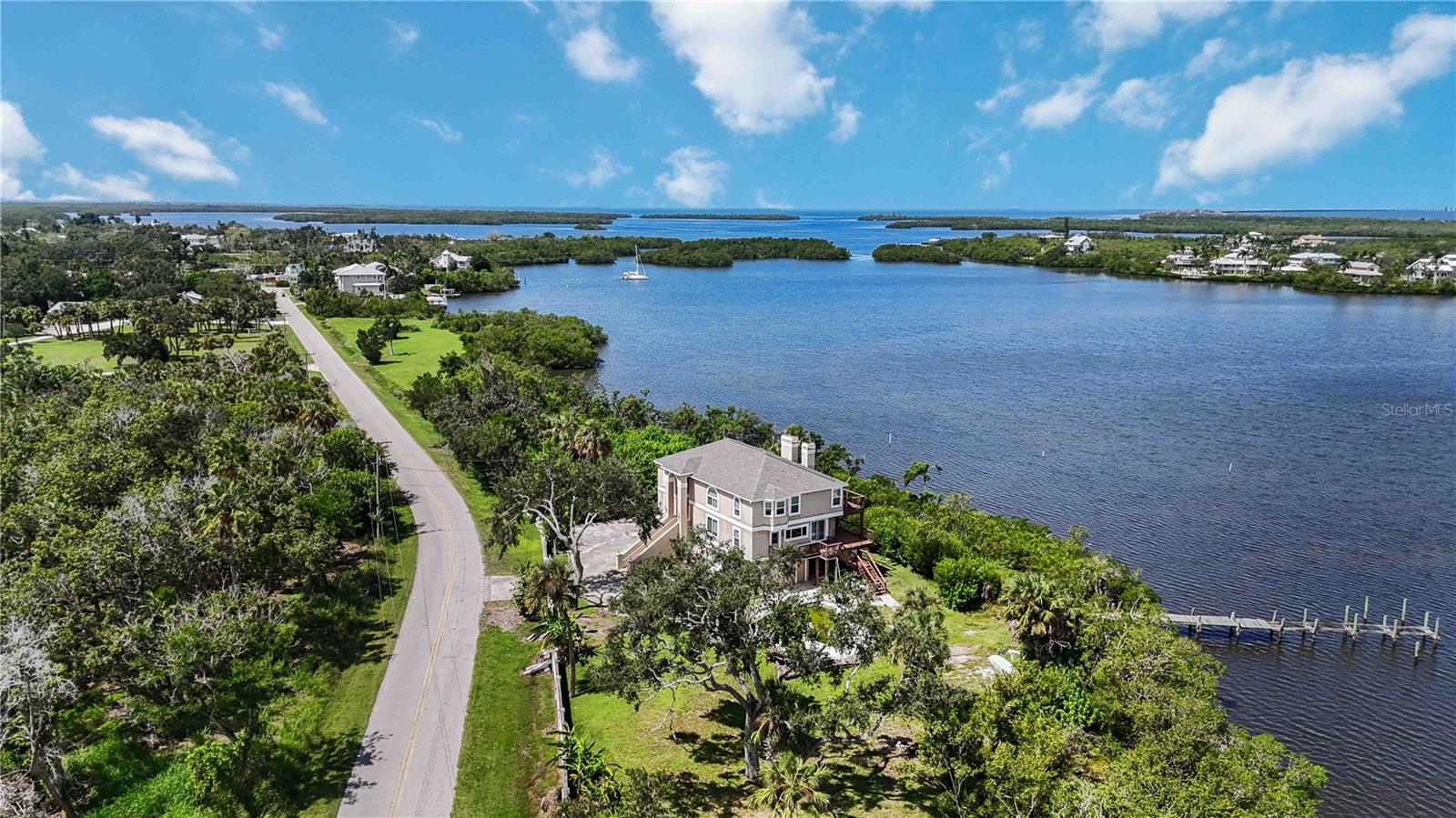 1470 Bayshore Dr photo 1