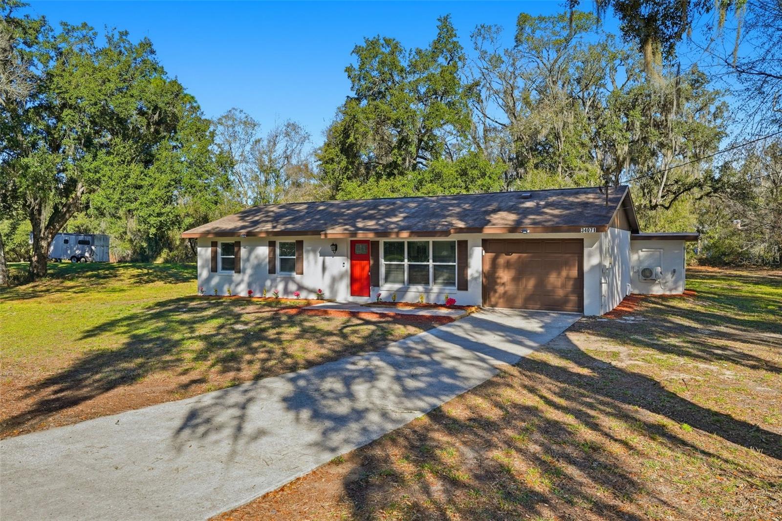 34071 Madison Ave photo 1