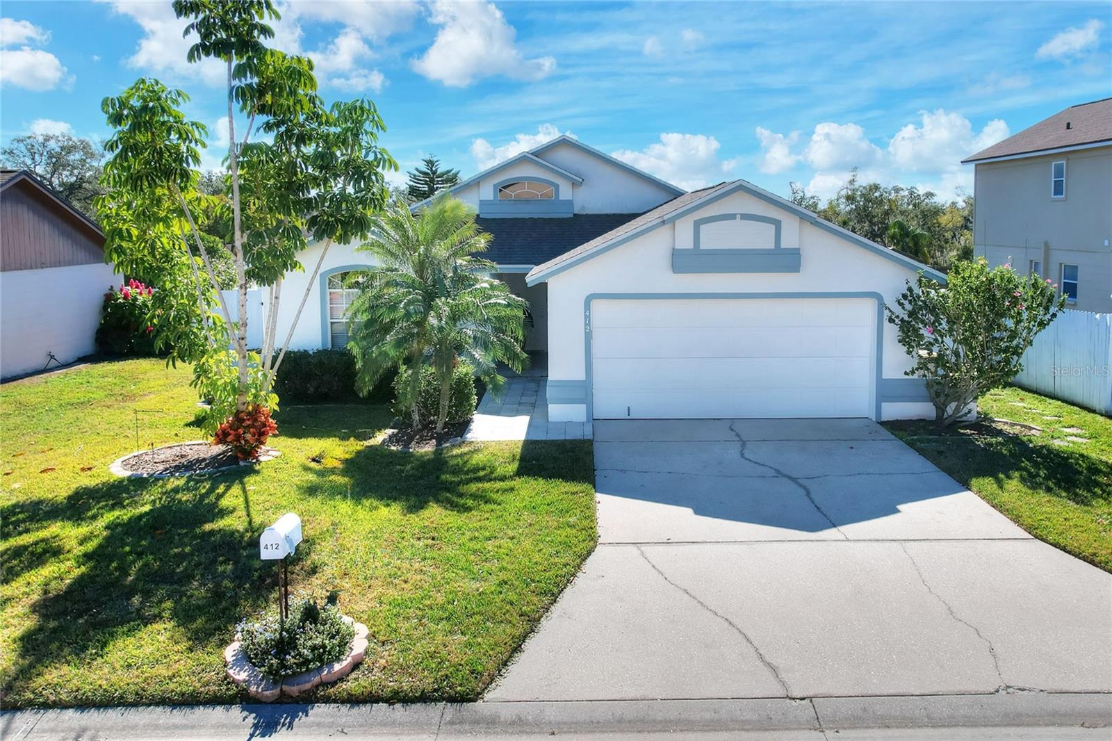 412 Emerald Cove Loop photo 1