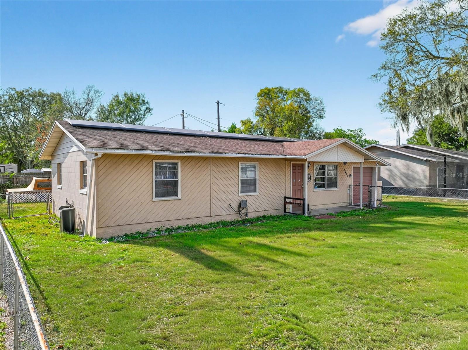 2613 Fowler Ave photo 1