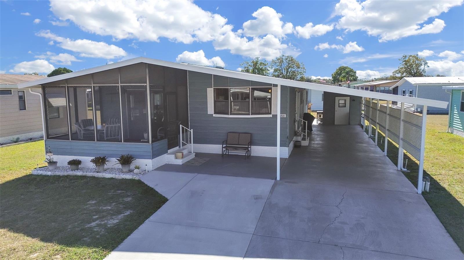 1811 Fox Hill Dr photo 1
