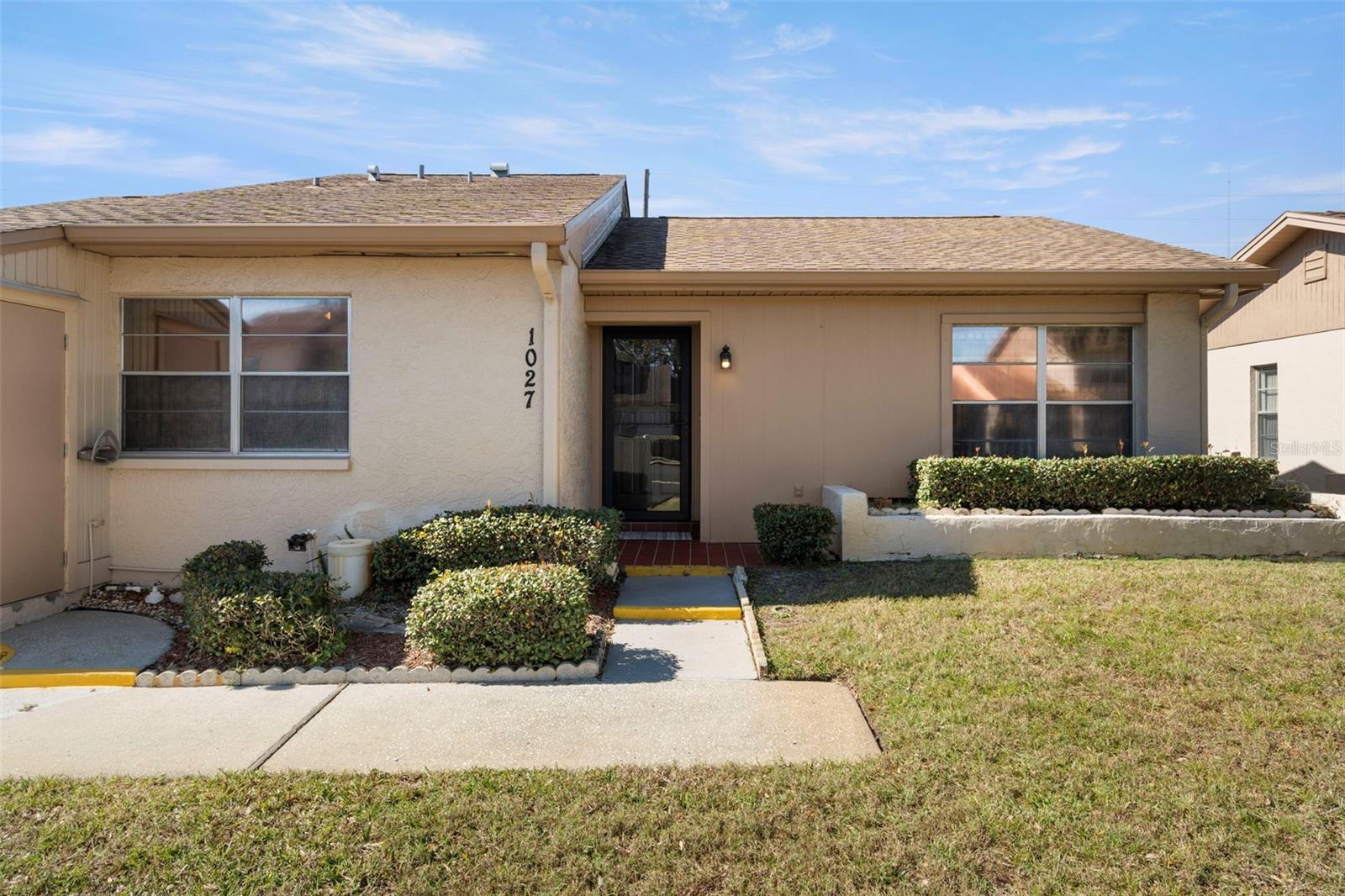 1027 Bowsprit Ln photo 1