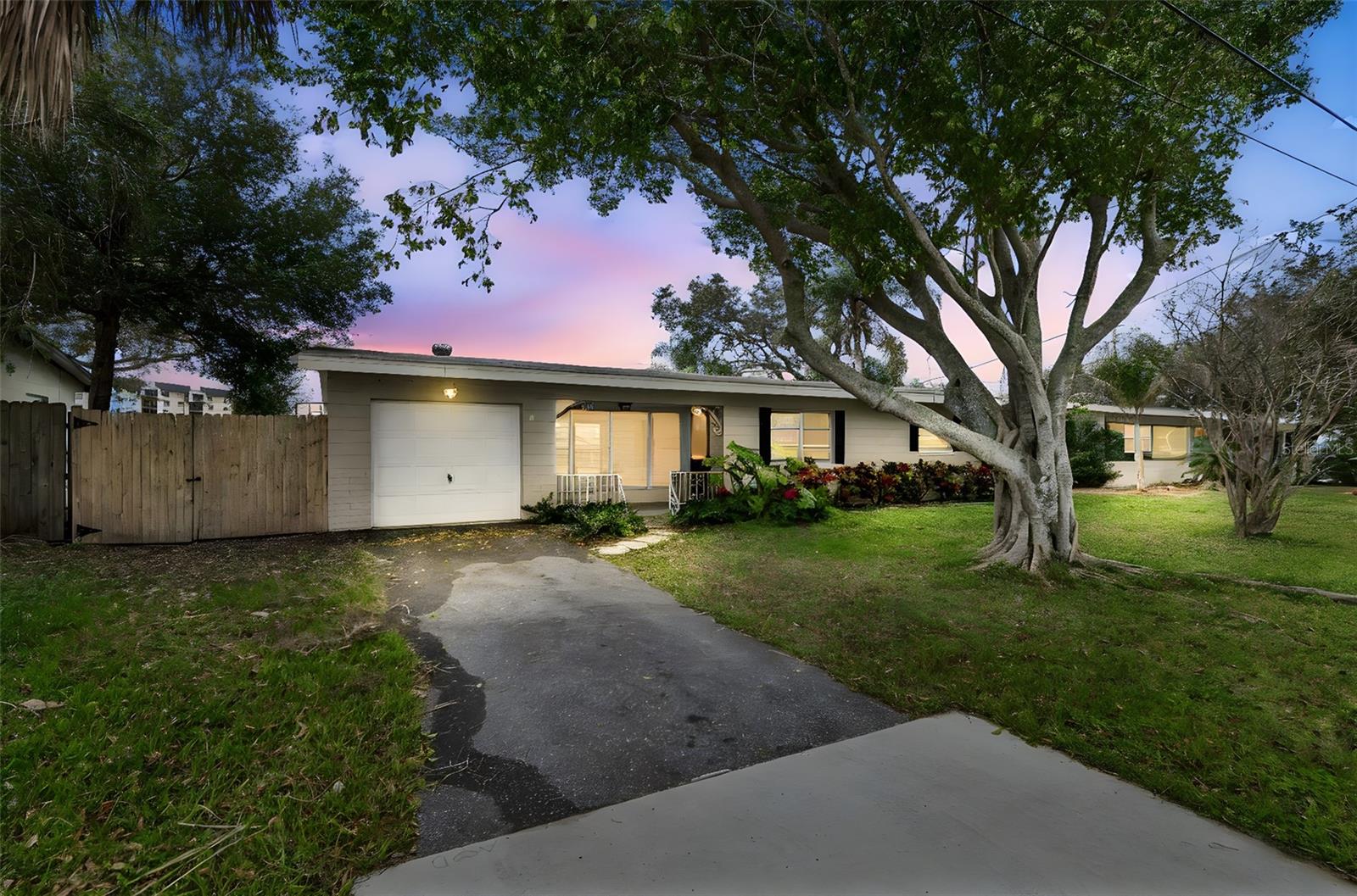 10970 Grove Ter photo 1