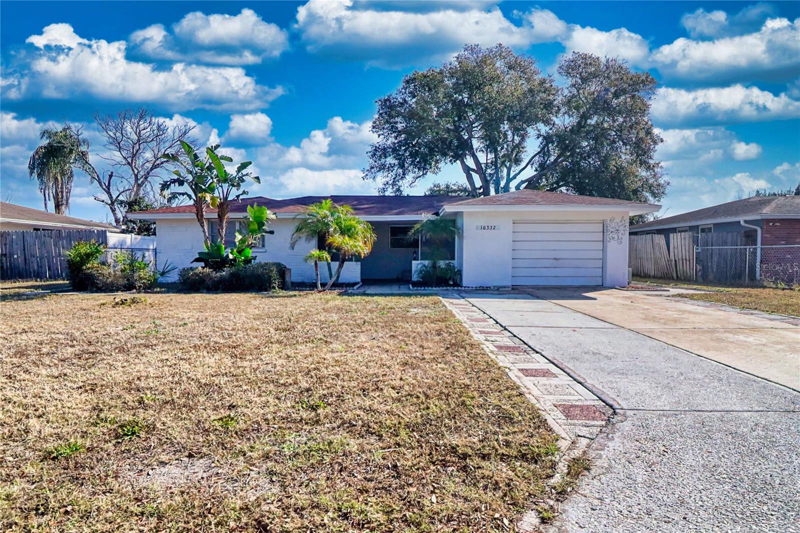10332 Honeysuckle Ln photo 1