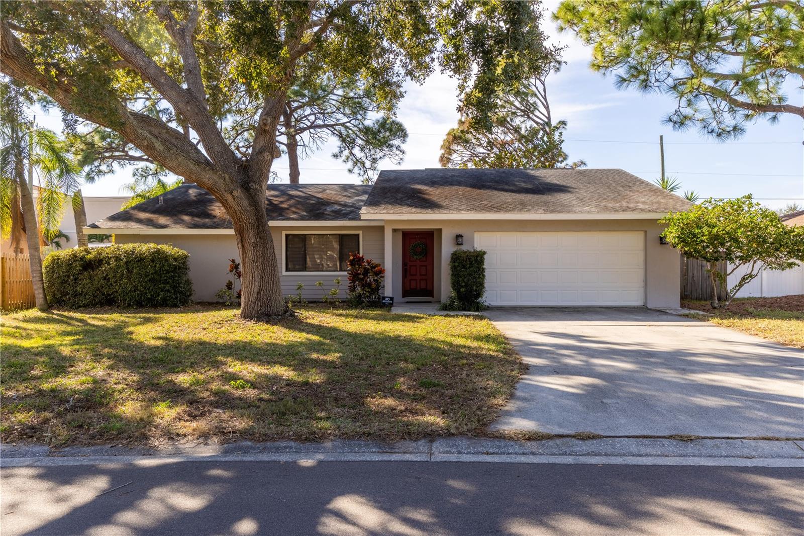 8457 Cypress Lake Cir photo 1