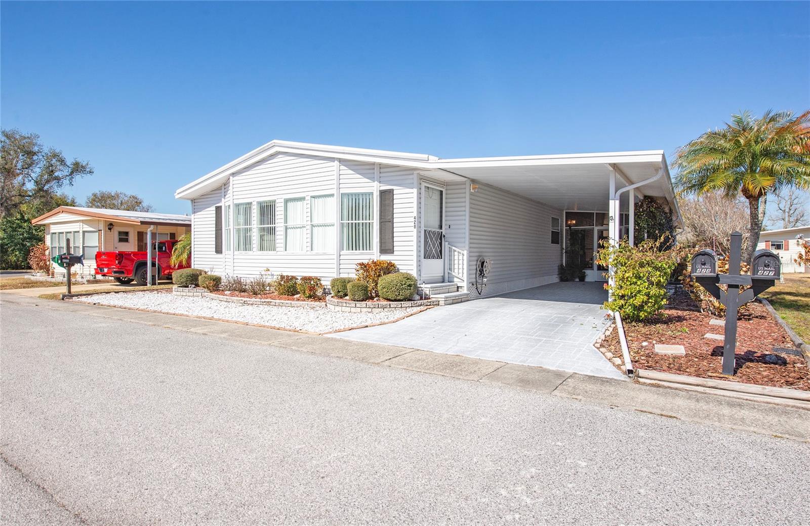 428 Pelican Dr S photo 1
