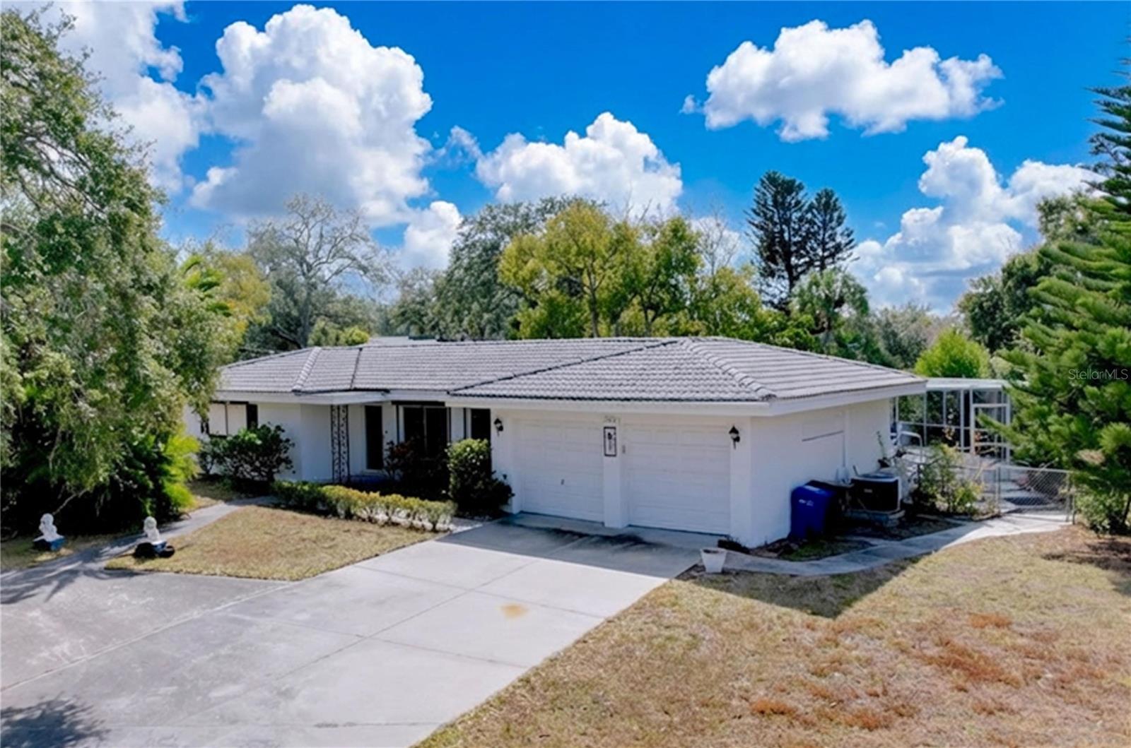 1002 Bay Breeze Ter photo 1