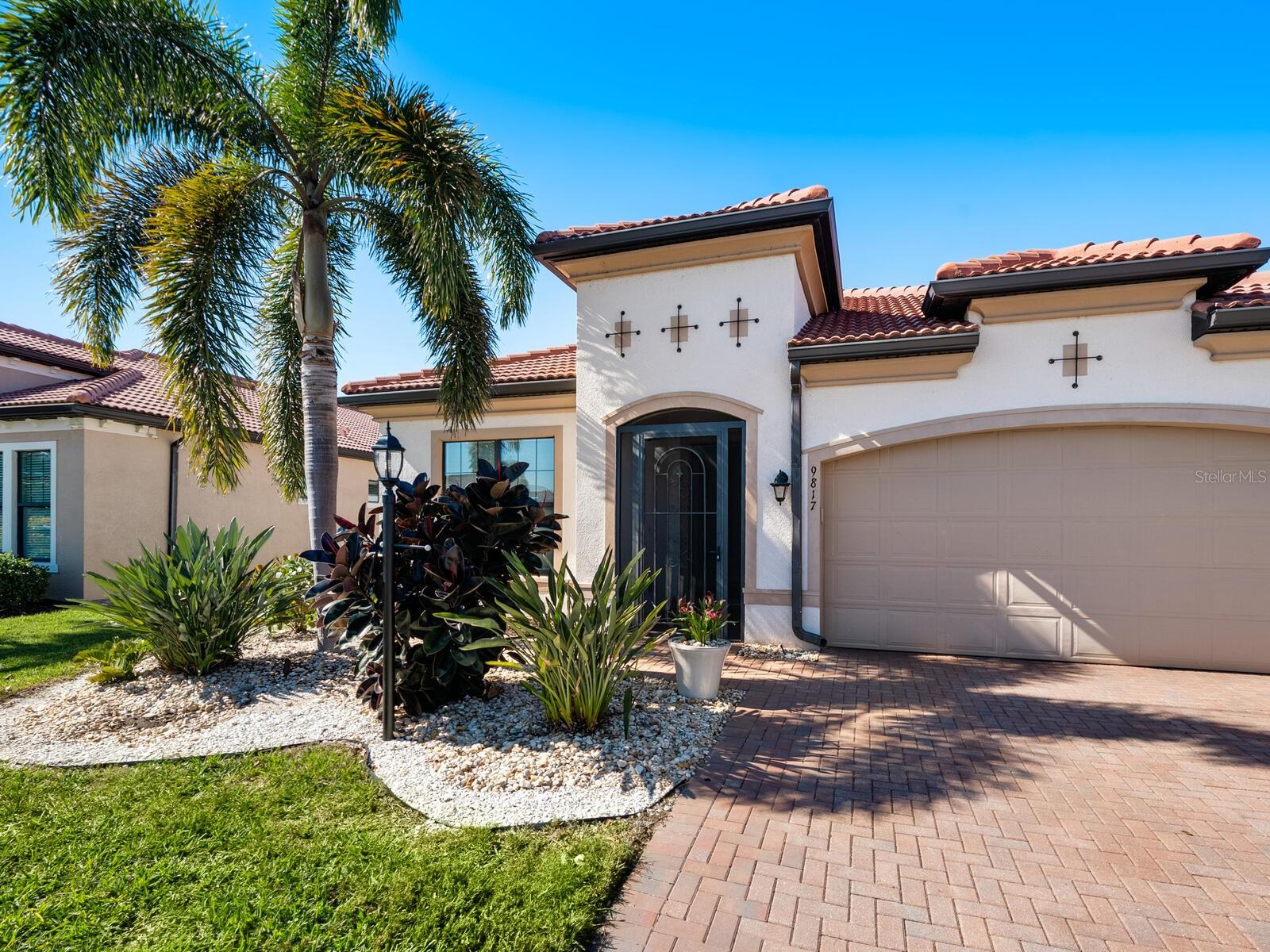 9817 Marbella Dr photo 1