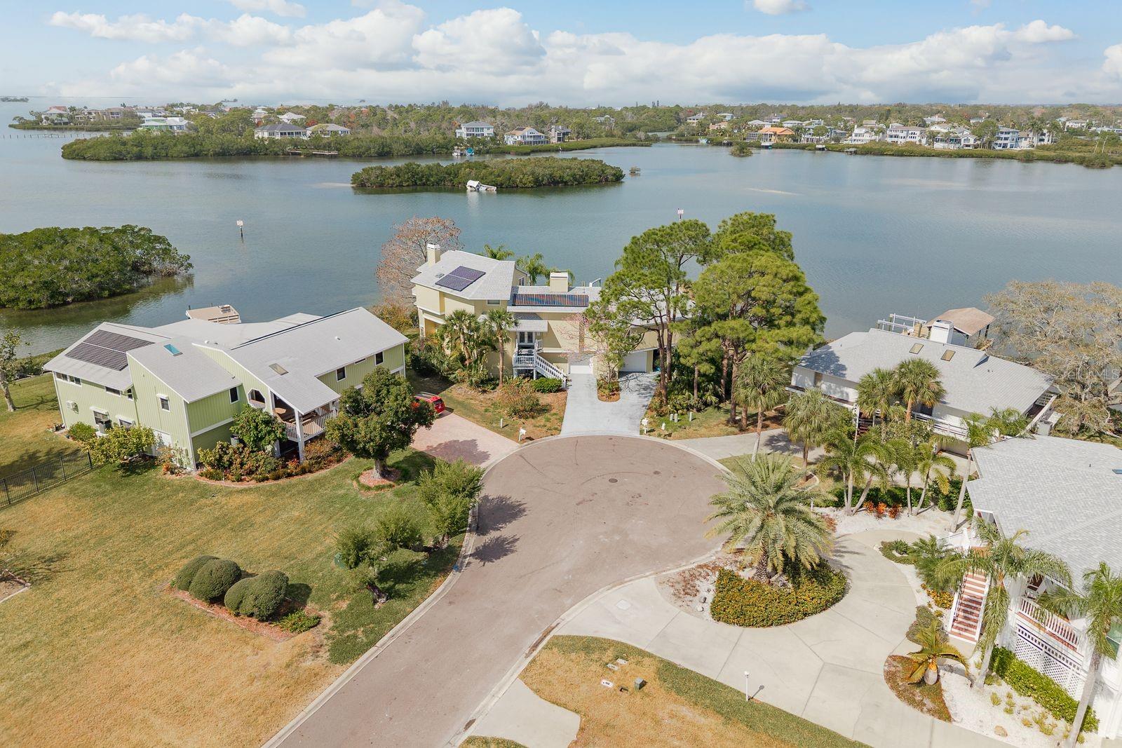 600 Soundview Dr photo 1