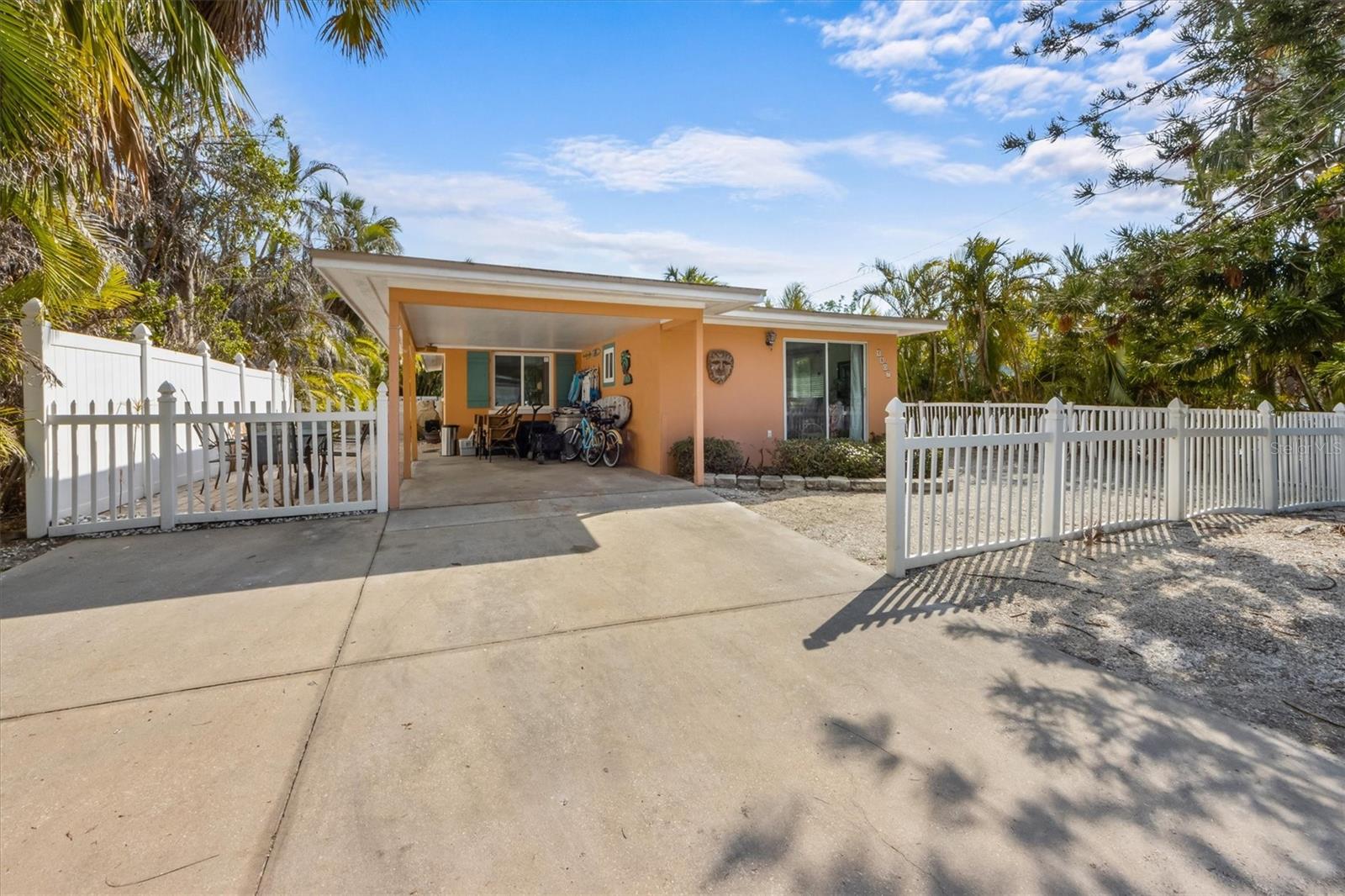 5807 DE Palmas Ave photo 1
