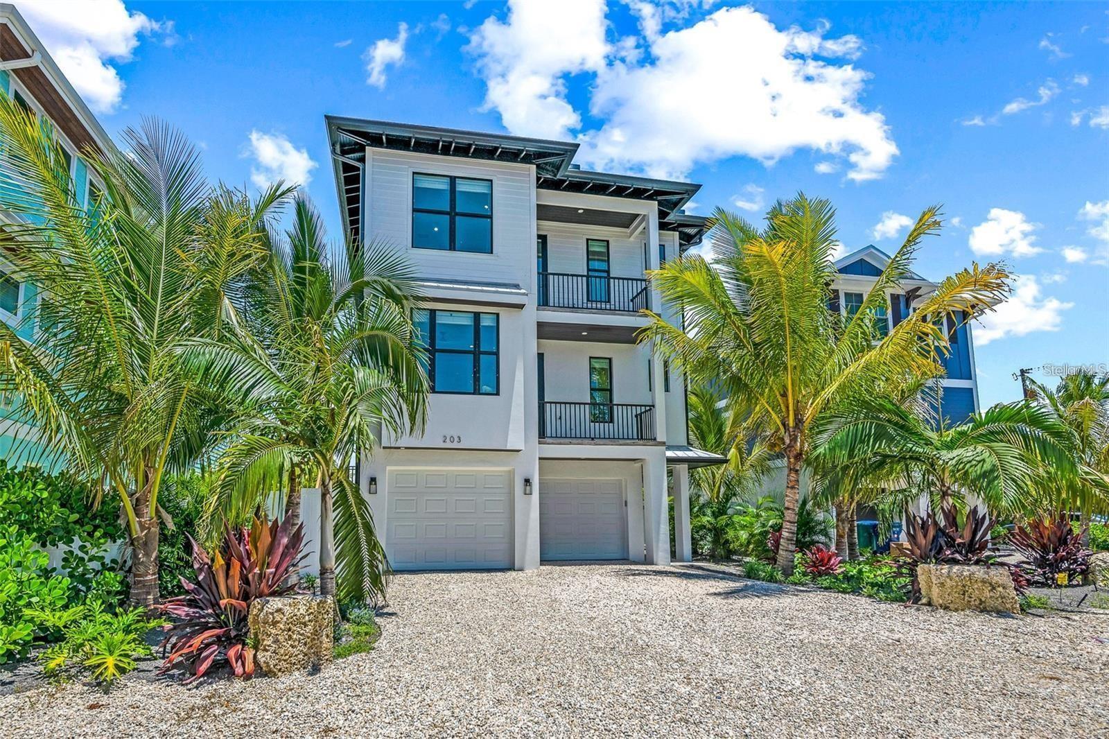 203 Bay Dr N photo 1