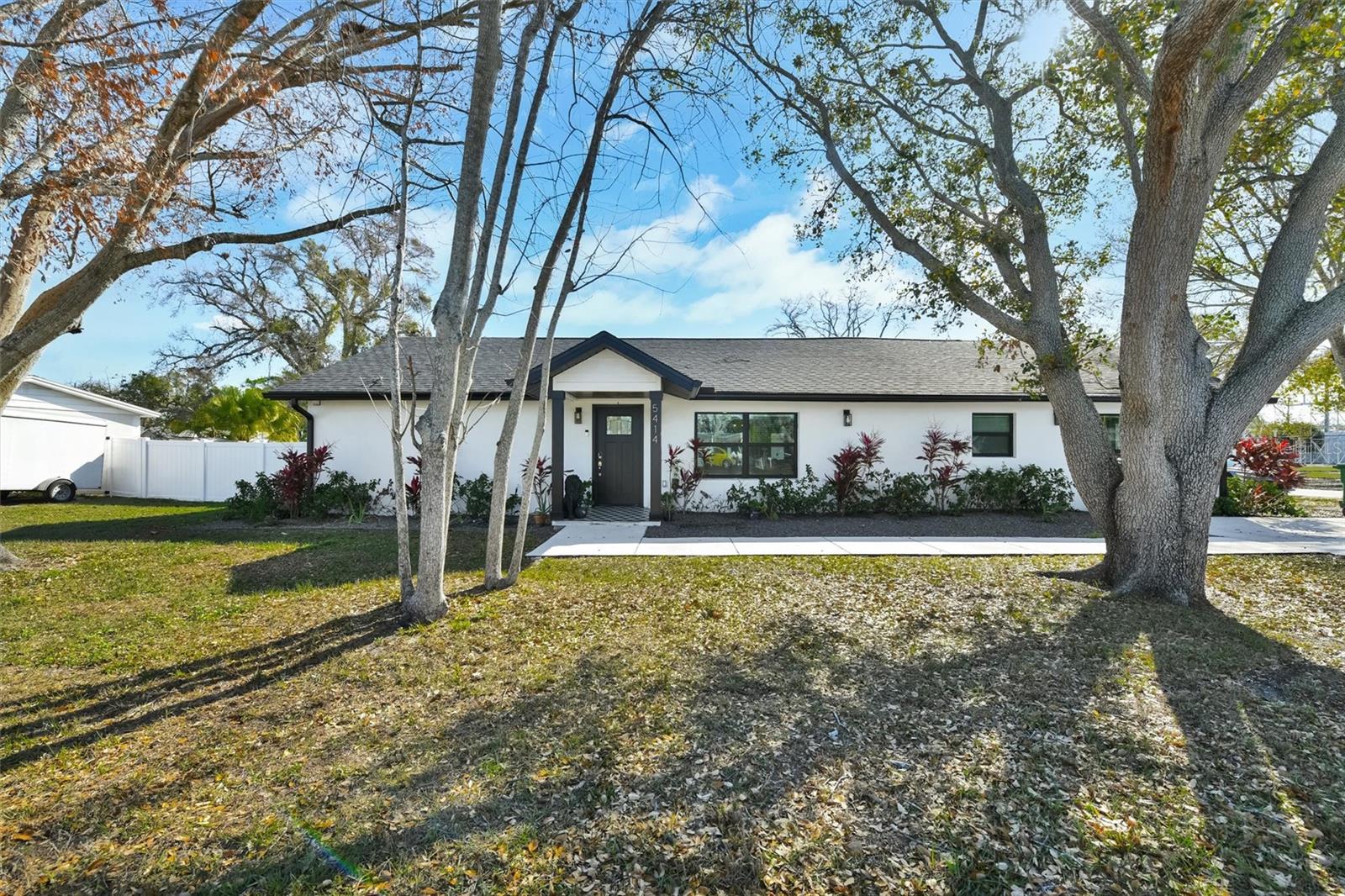 5414 S Himes Ave photo 1