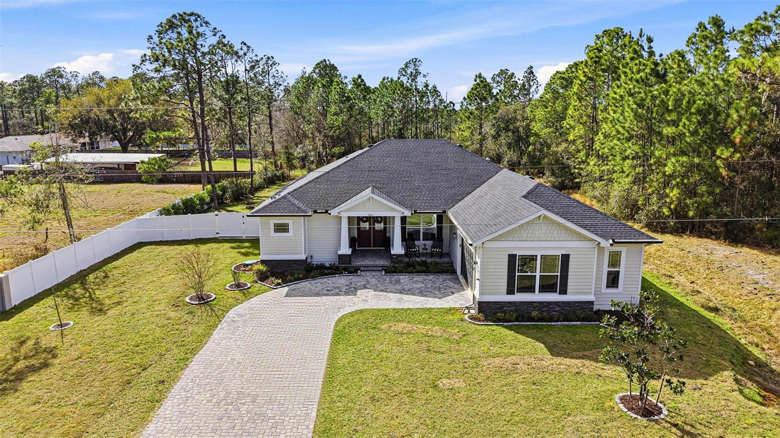 8001 Woodleaf Blvd photo 1