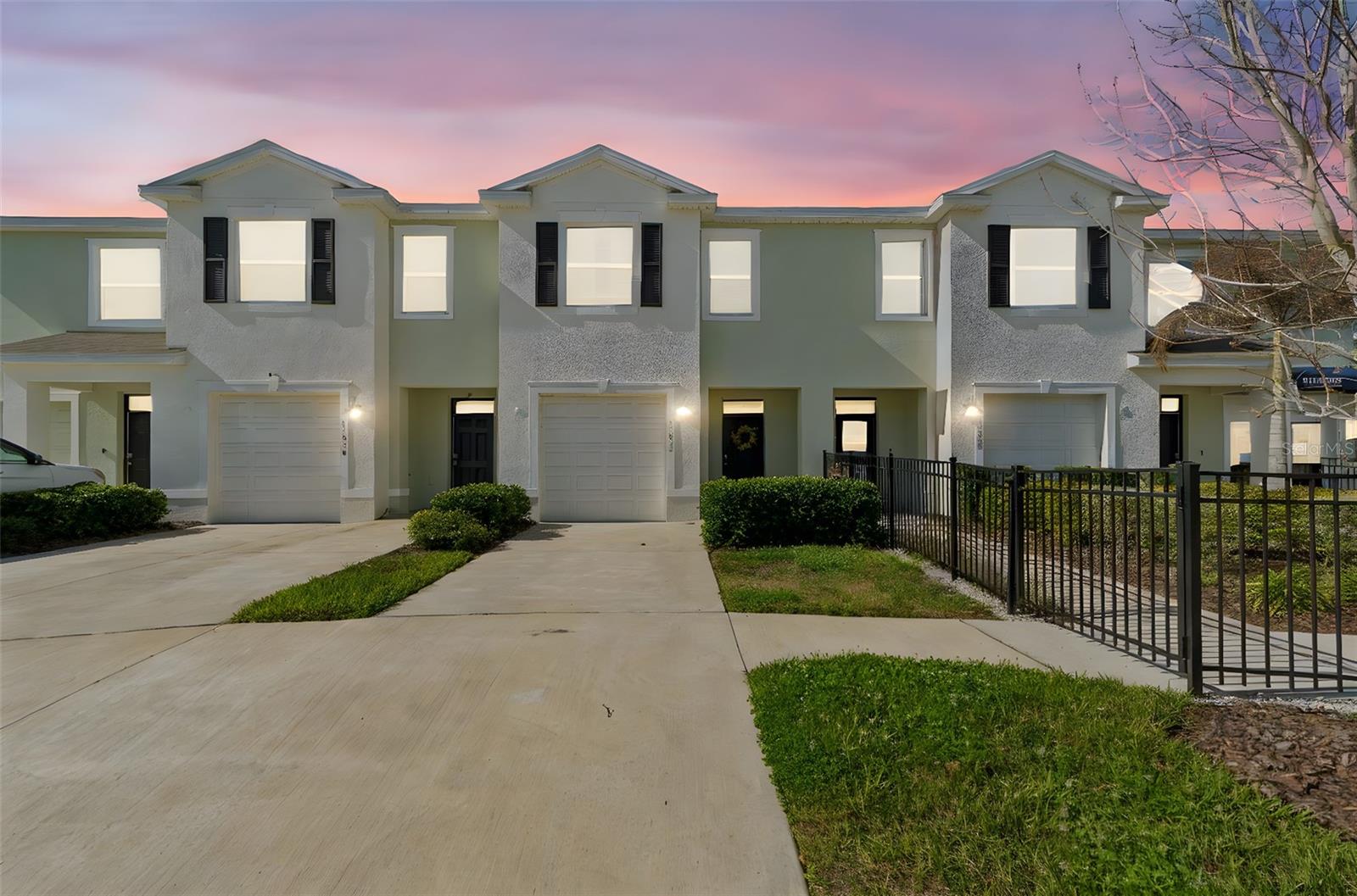 11032 Crescent Deer Dr photo 1