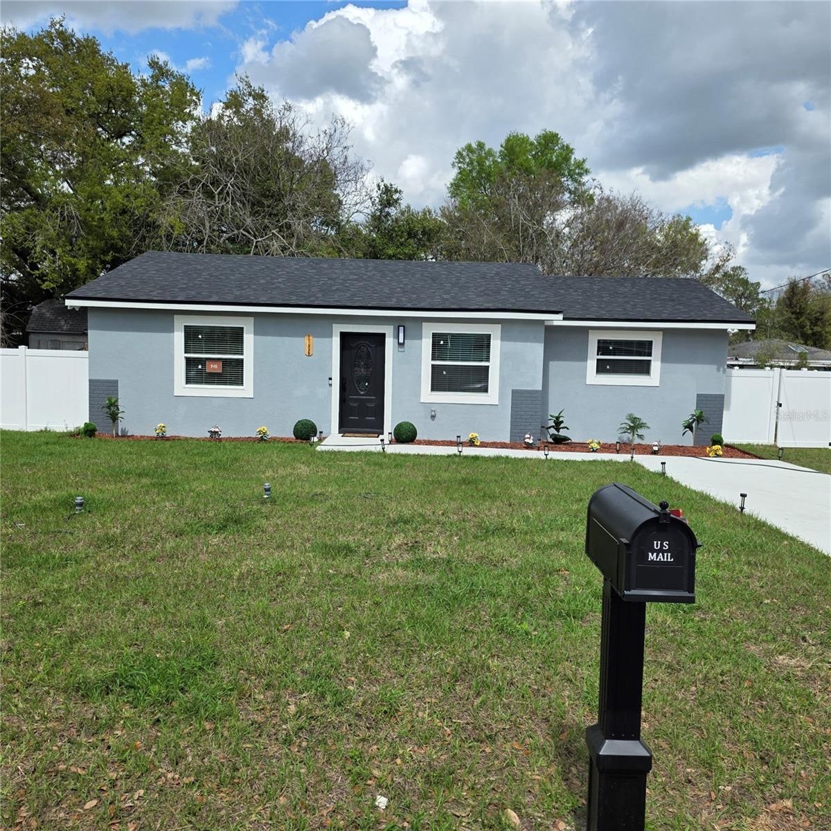 1106 Valencia Rd photo 1