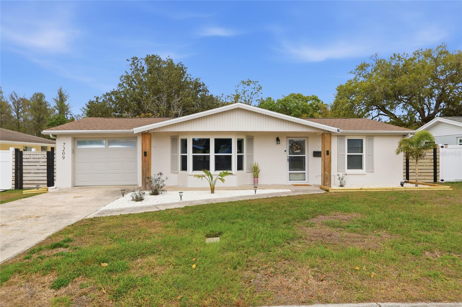 7209 Magnolia Valley Dr photo 1