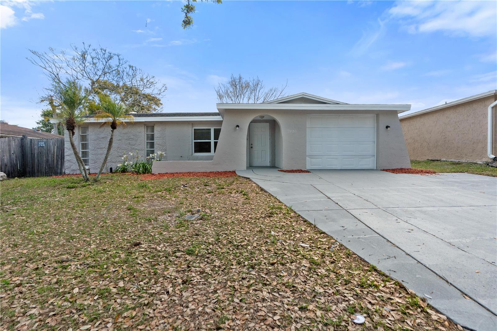 9020 Hunt Club Ln photo 1