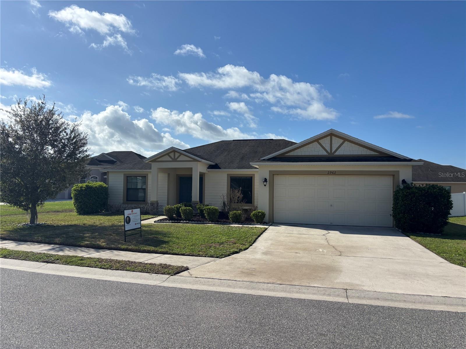 2962 Creeks Crossing Blvd photo 1