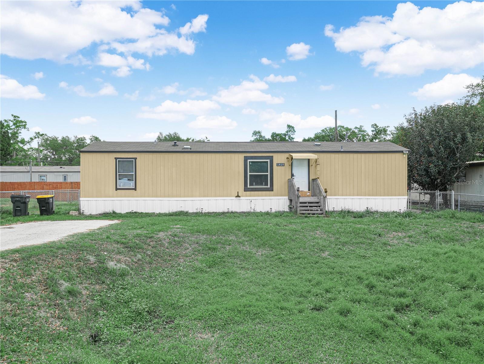 1418 Eva Ave photo 1