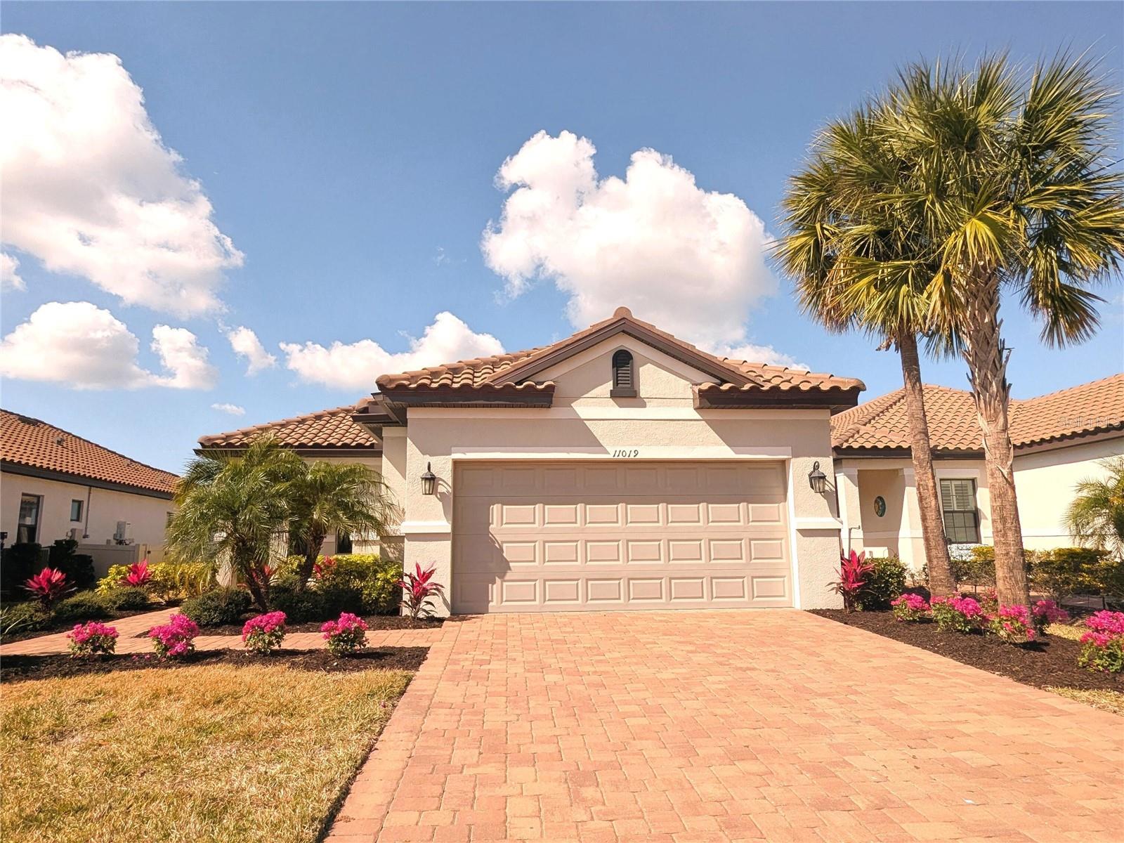 11019 Devonbridge Dr photo 1