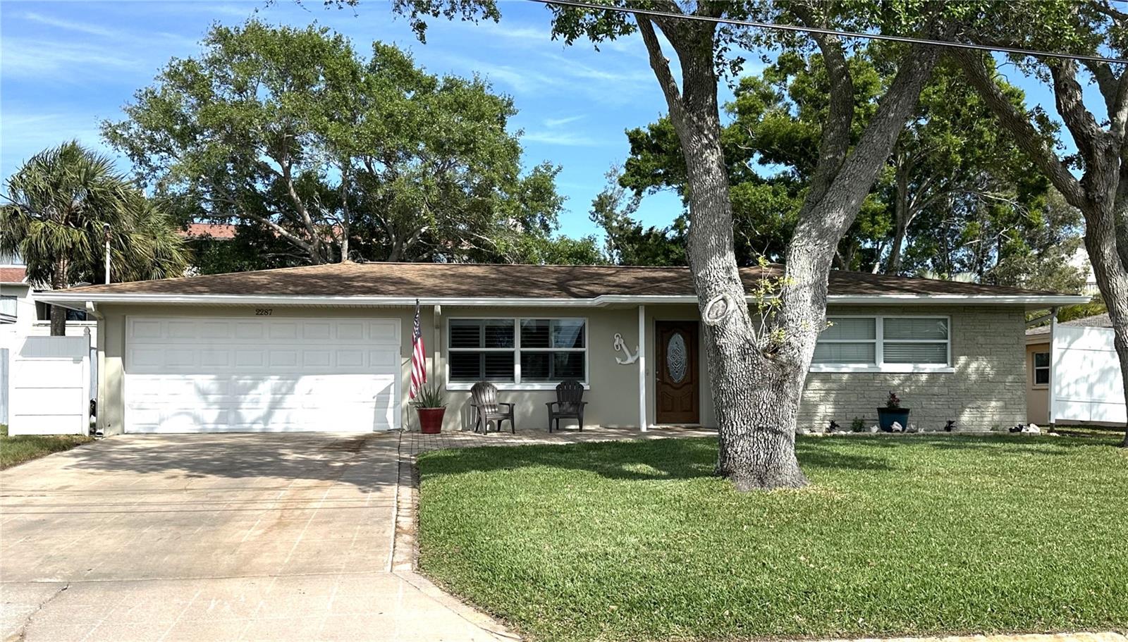 2287 Carolyn Dr photo 1