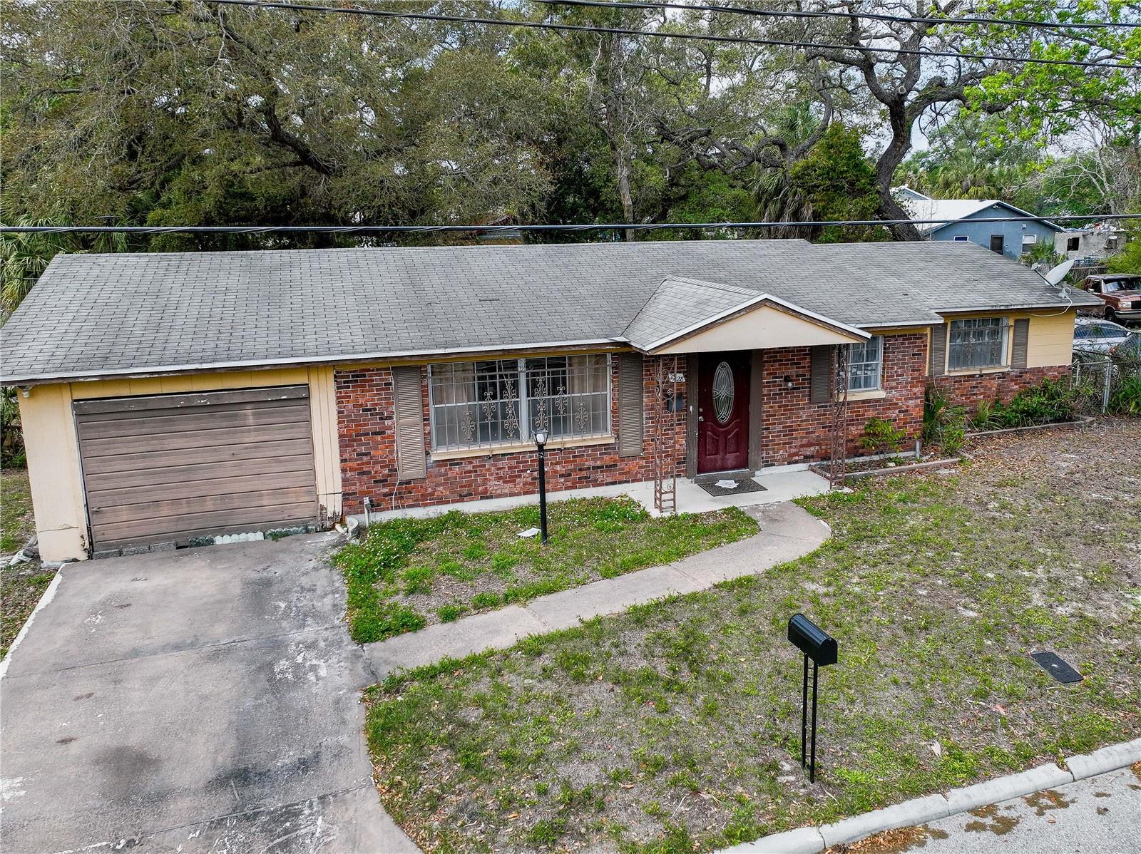 2928 Banza St photo 1