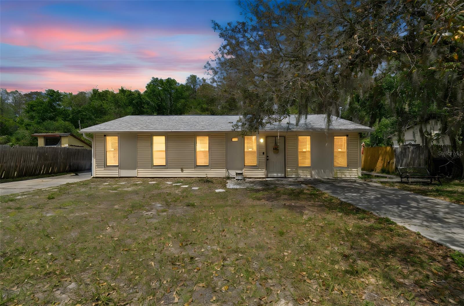 9917 Lake Dr photo 1