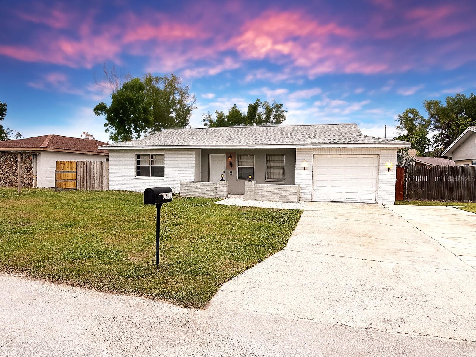 8611 Longboat Ln photo 1