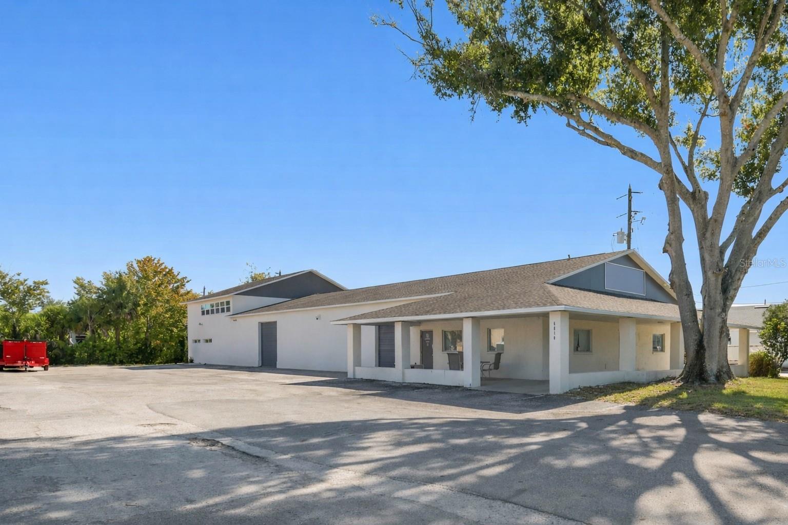 6010 Wall St photo 1